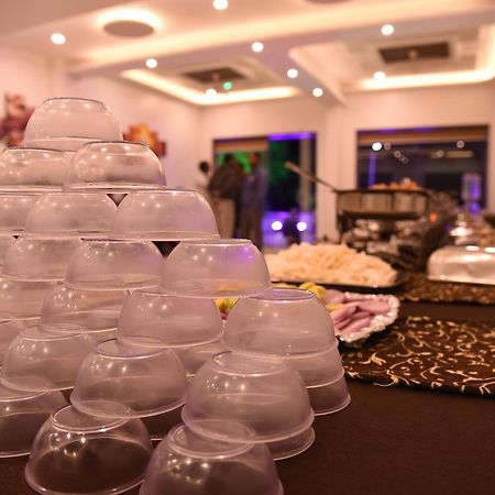 Hotel Gulmohar Pride Ahmednagar Kültér fotó