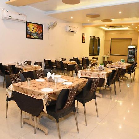 Hotel Gulmohar Pride Ahmednagar Kültér fotó