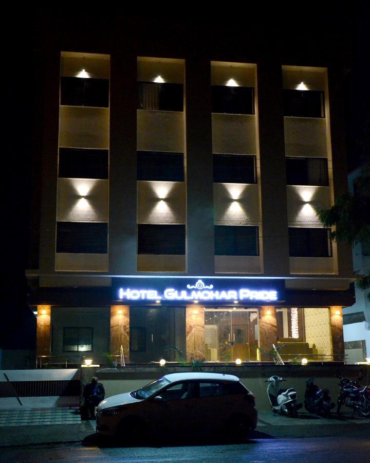 Hotel Gulmohar Pride Ahmednagar Kültér fotó
