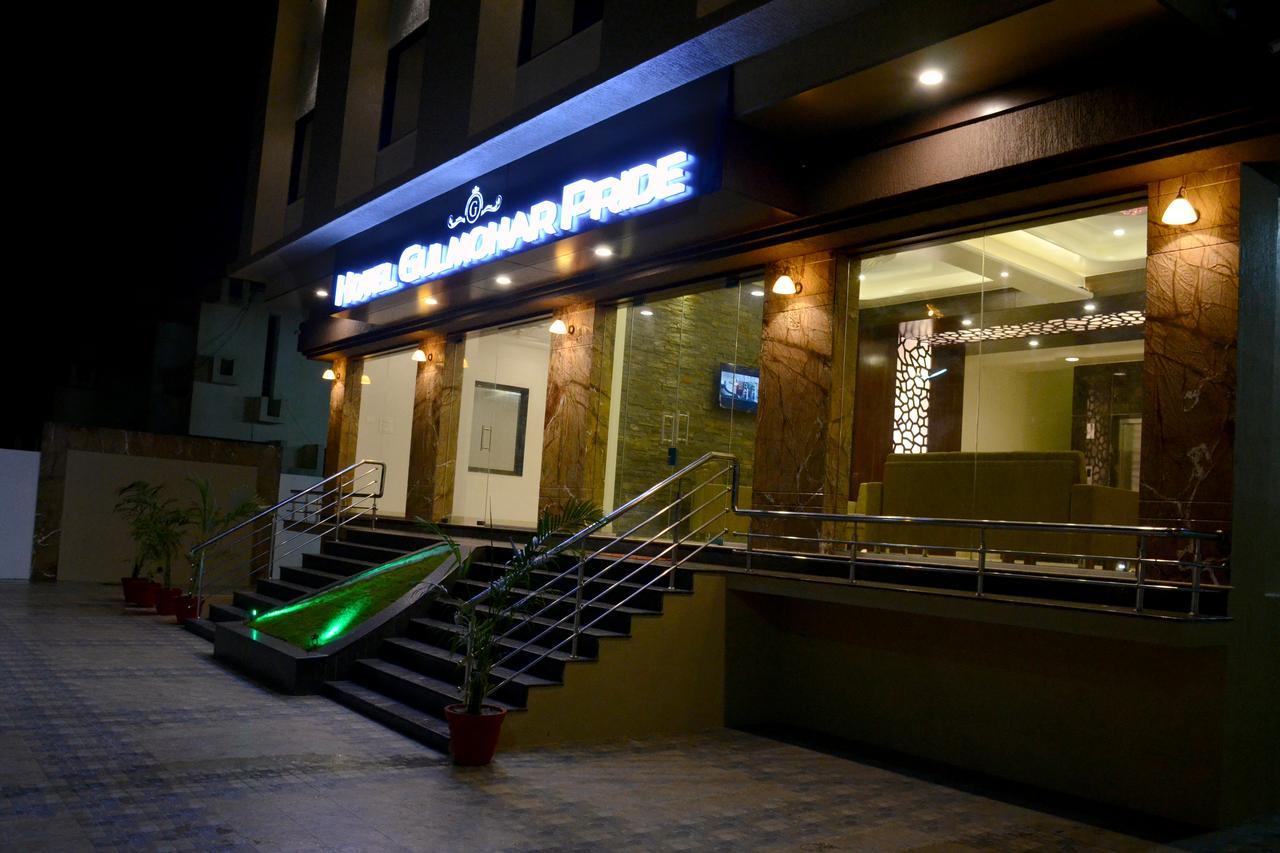 Hotel Gulmohar Pride Ahmednagar Kültér fotó