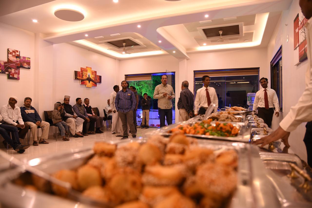 Hotel Gulmohar Pride Ahmednagar Kültér fotó