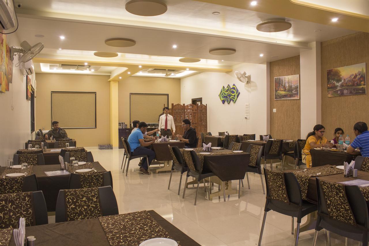 Hotel Gulmohar Pride Ahmednagar Kültér fotó